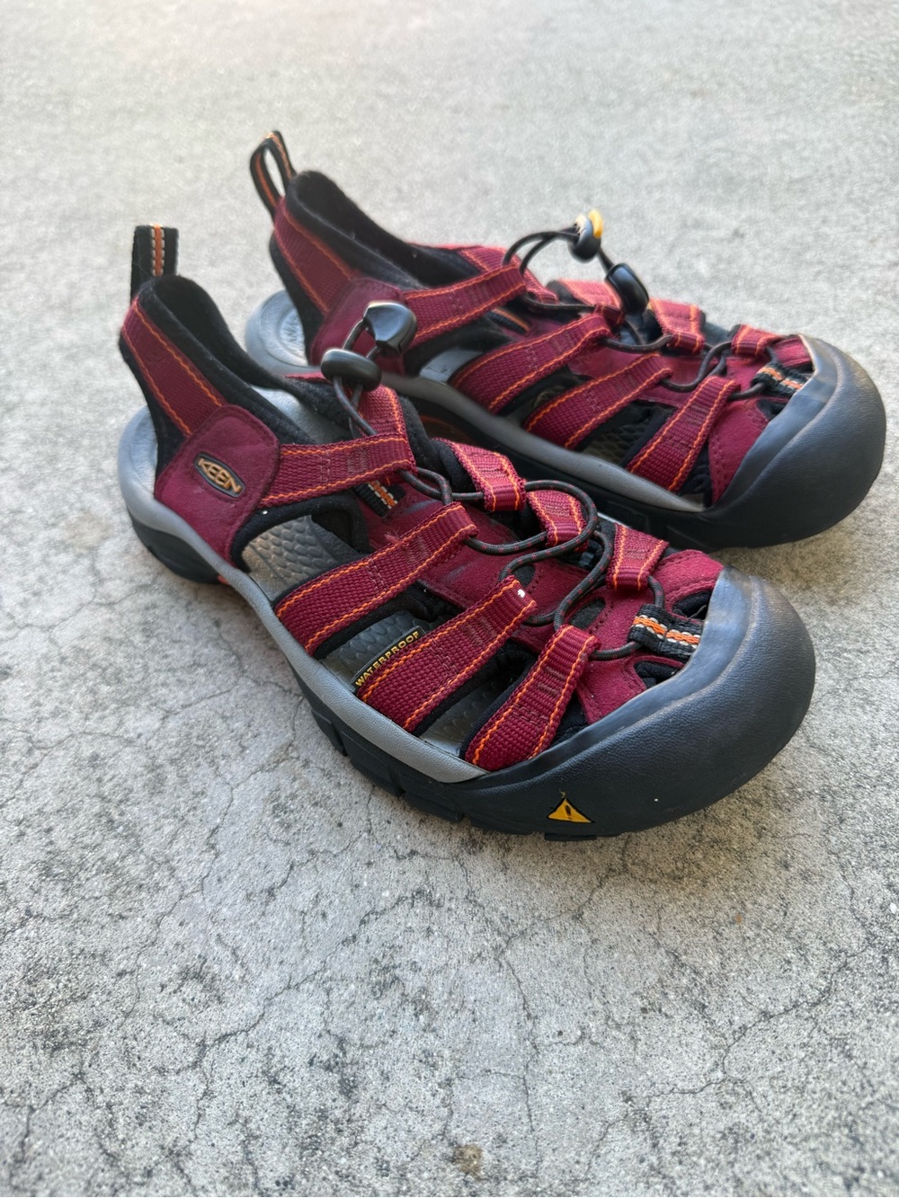 KEEN Newport H2 Sandals Womens 6.5 Waterproof Hiking Sport